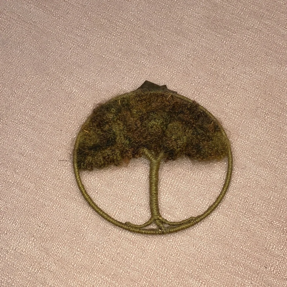 Vintage mohair fiber arts Handcrafted Tree hanging Wall Art with leather strap - Picture 9 of 9